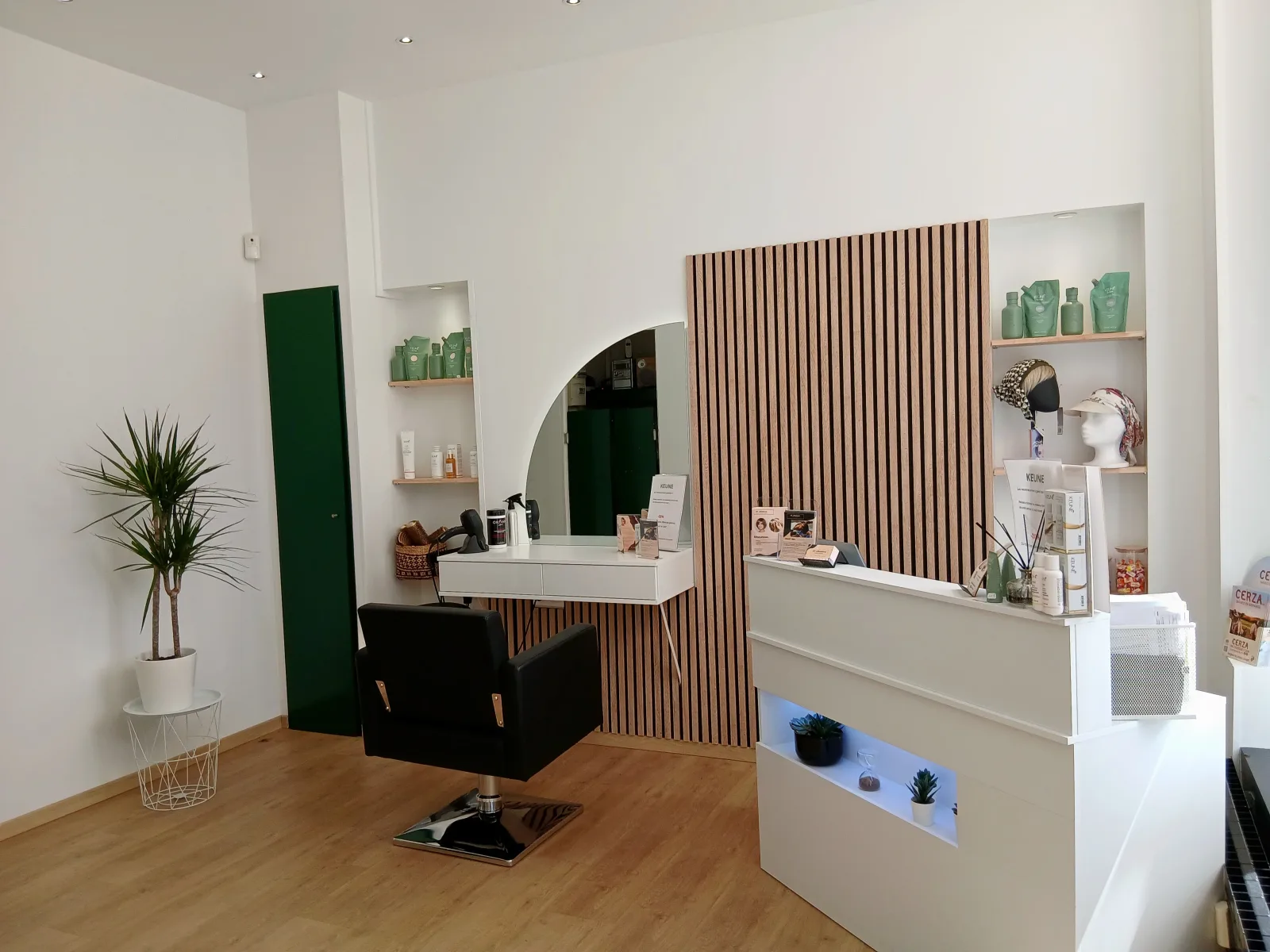 21 Avenue - Coiffure Lisieux - 21 Avenue - Photo Galerie - OneBooking