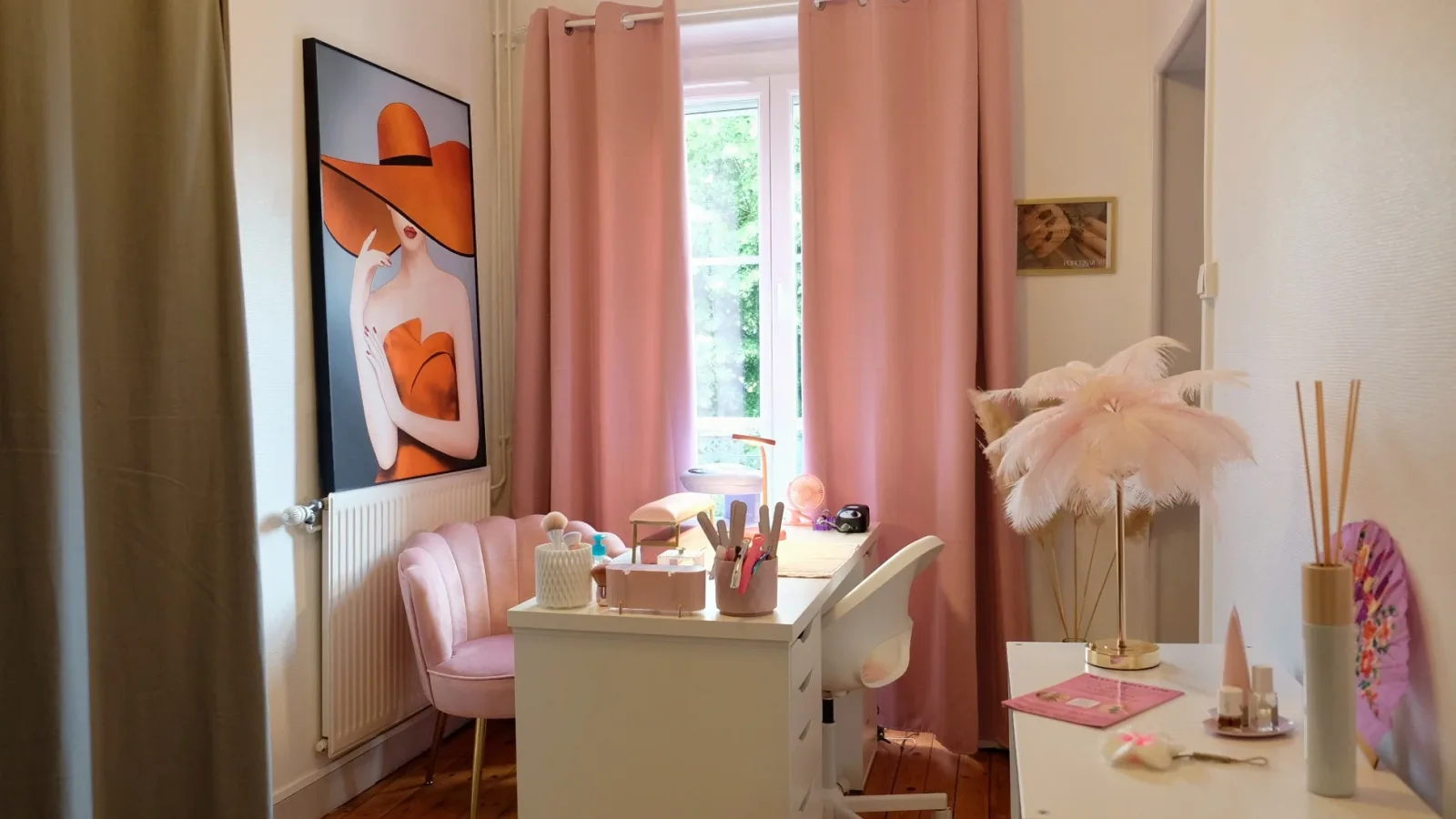 Mlle Porcelaine - Onglerie Villefranche-sur-Saône - Mlle Porcelaine - Photo Galerie - OneBooking