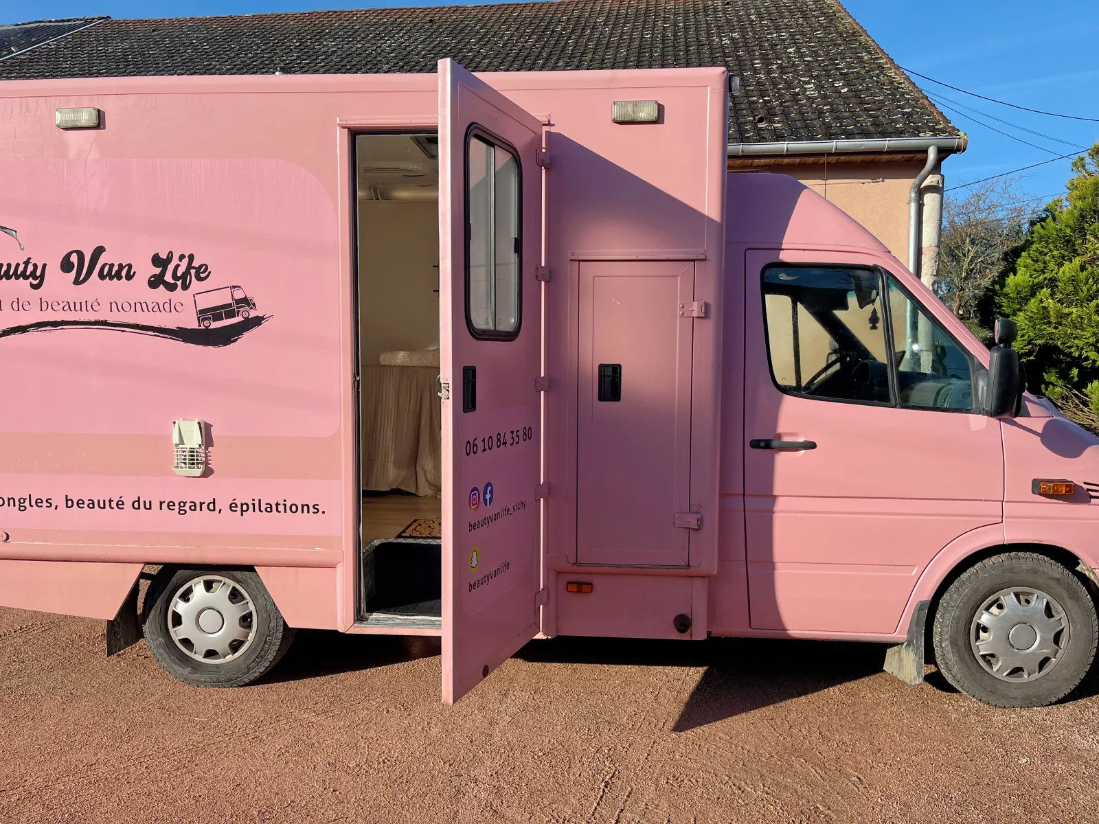 Beauty van Life - Onglerie Vichy - Beauty van Life - Photo Galerie - OneBooking