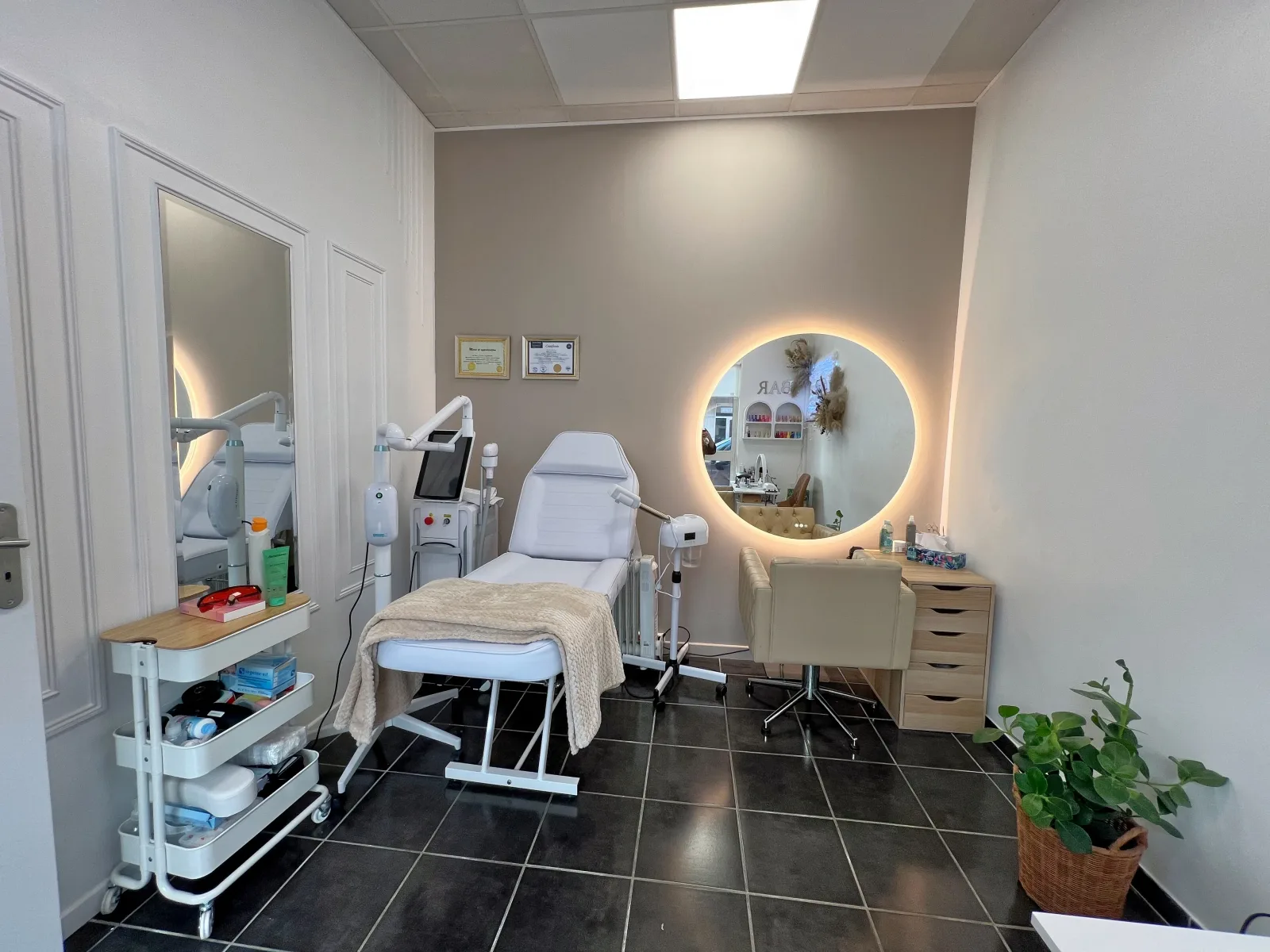 Chez Sally Coiffure - Coiffure Strasbourg - Chez Sally Coiffure - Photo Galerie - OneBooking