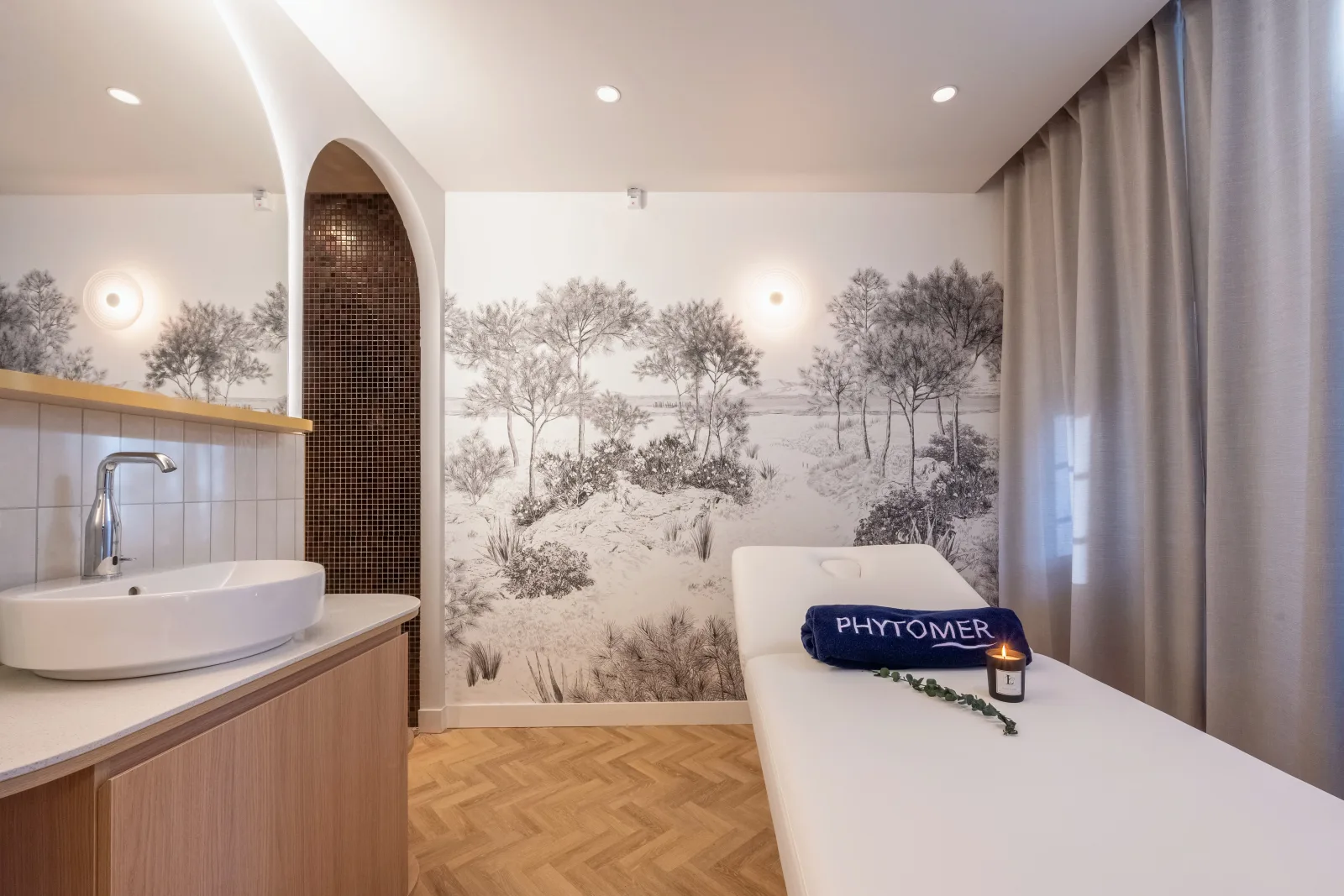 SPA Hôtel Le Champlain - Massage La Rochelle - SPA Hôtel Le Champlain - Photo Galerie - OneBooking