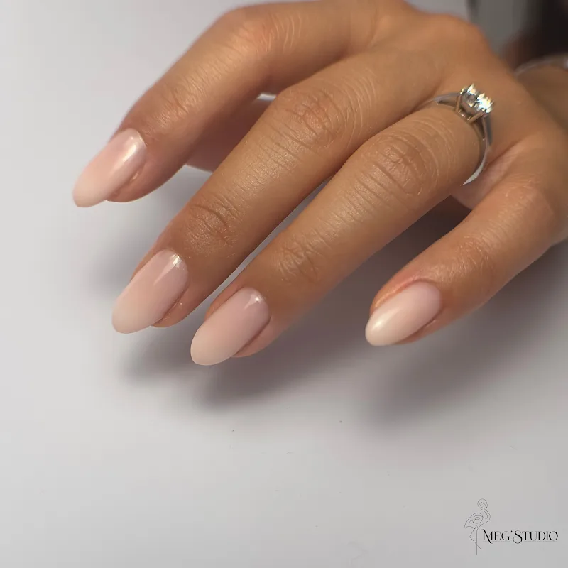 Meg'Studio - Onglerie Nantes - OneBooking