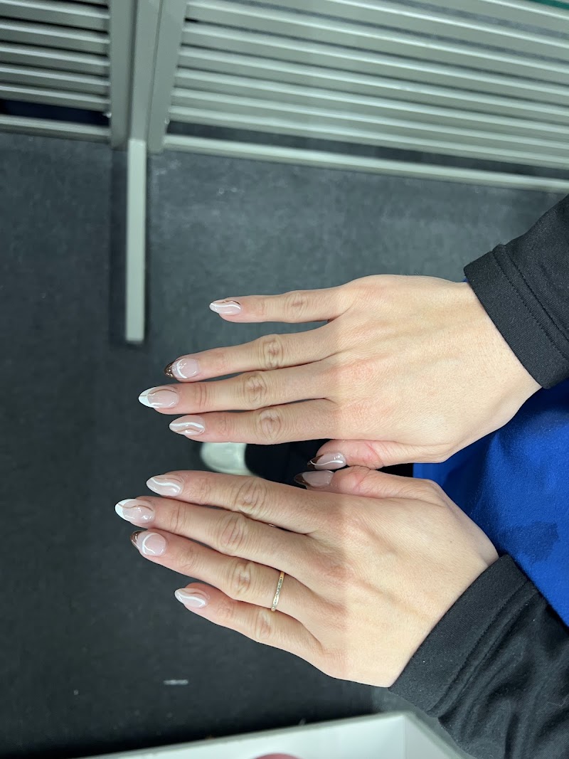 Vernis Moi - Onglerie Ajaccio - OneBooking