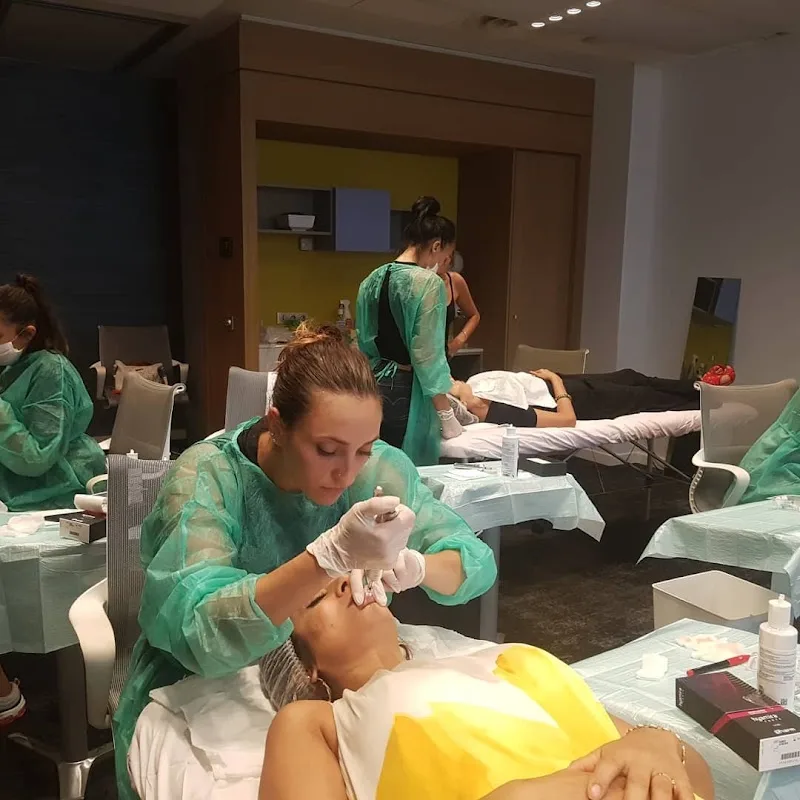 SM Académie - Centre de Formation HEAD SPA & Esthétique avancée - Maquillage Béziers - OneBooking