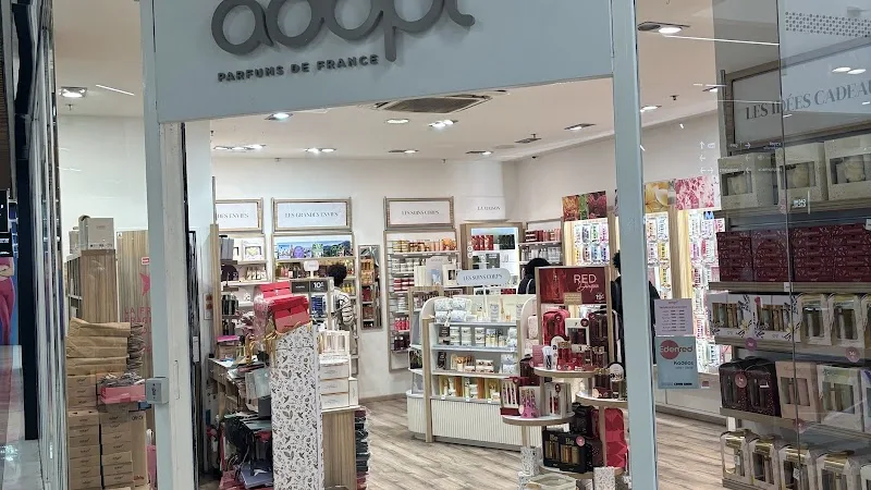 Adopt Parfums - Maquillage Orléans - OneBooking