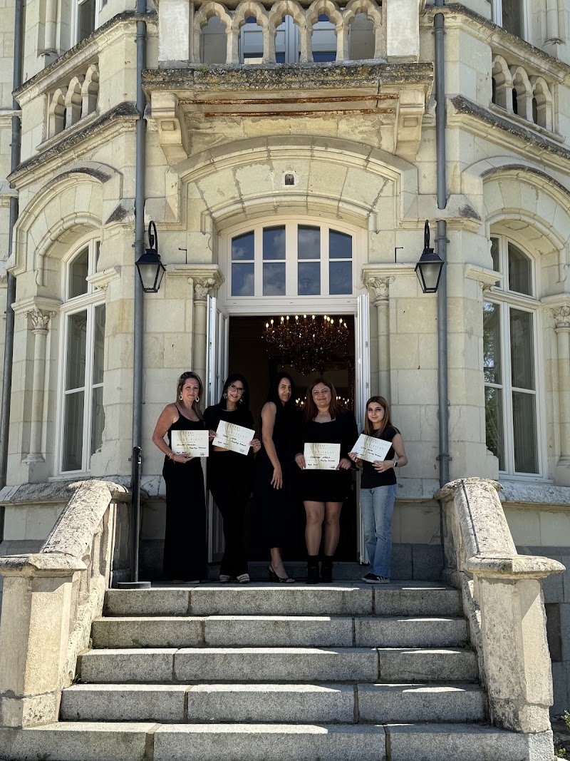 MAYA ACADEMY ANGERS - Sourcils & cils Angers - OneBooking