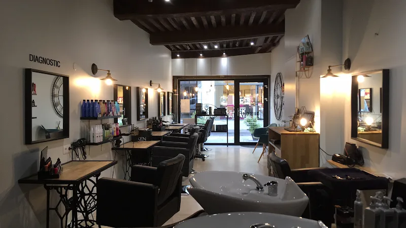 Le Petit Salon - Besac - Coiffure Besançon - OneBooking