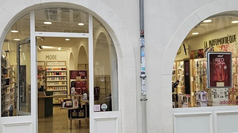Adopt Parfums - Maquillage La Rochelle - OneBooking