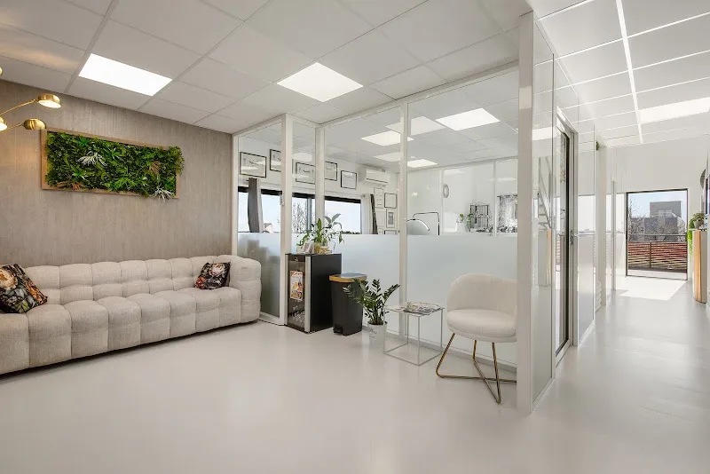 Maison BRIAND - Académie - Maquillage Béziers - OneBooking
