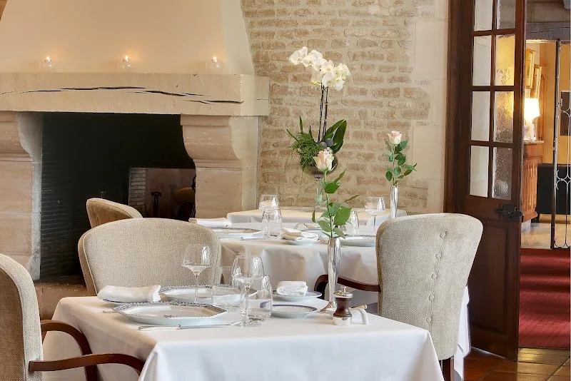 le Logis Hôtel Restaurant Le Dauphin-Le Spa du Prieuré - Spa Caen - OneBooking