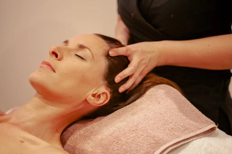 Oh Miroir institut de beauté - Onglerie Amiens - OneBooking