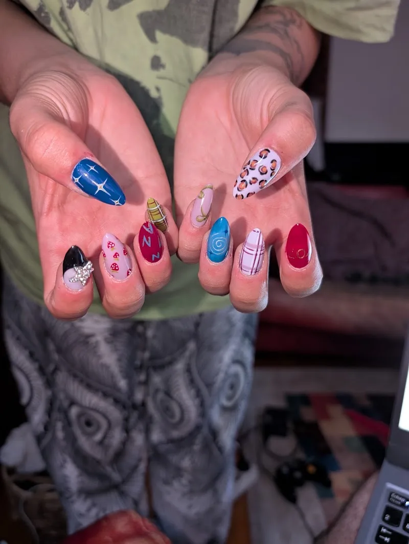 Scubbilicious - Onglerie Strasbourg - OneBooking