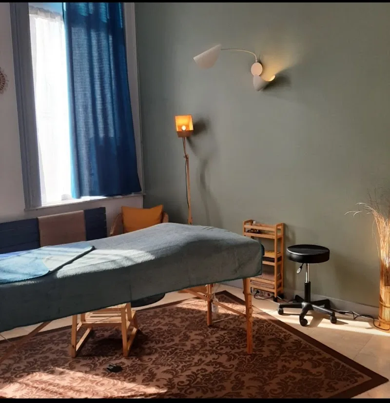 Sarah Lemaire - Réflexologie plantaire & massage bien-être - Massage Lille - OneBooking