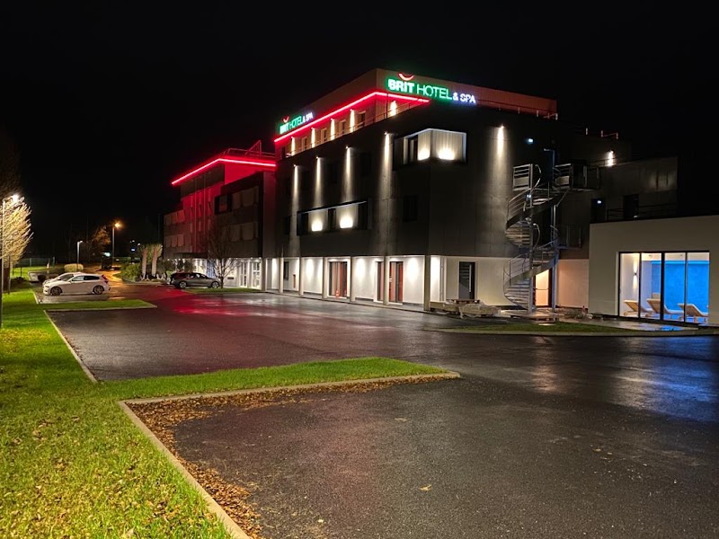 Brit Hotel Piscine & Spa - Fougères - Spa Fougères - OneBooking