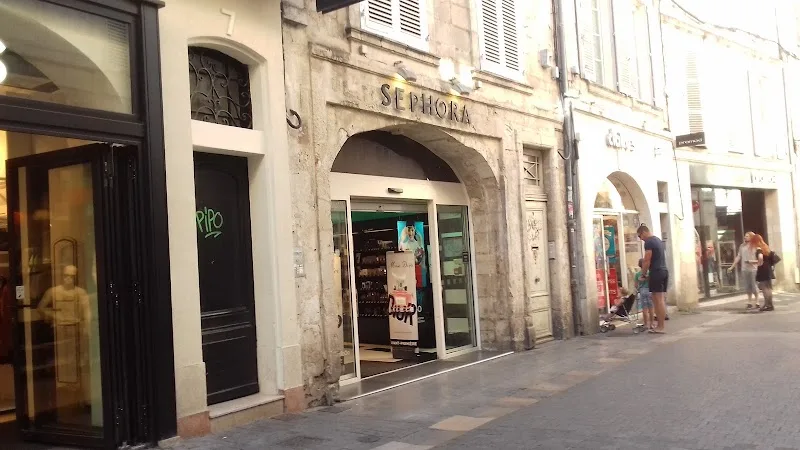 SEPHORA LA ROCHELLE TEMPLE - Maquillage La Rochelle - OneBooking