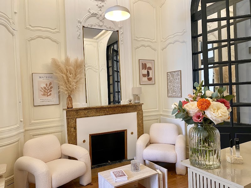 La Touche Parisienne | Rehaussement Yumilashes Bordeaux - Sourcils & cils Bordeaux - OneBooking