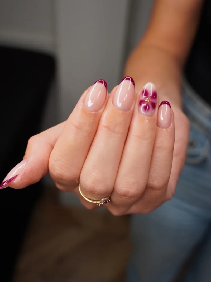 Les Petites Fraicheurs - extensions de cils et beauté des mains - Sourcils & cils Bordeaux - OneBooking