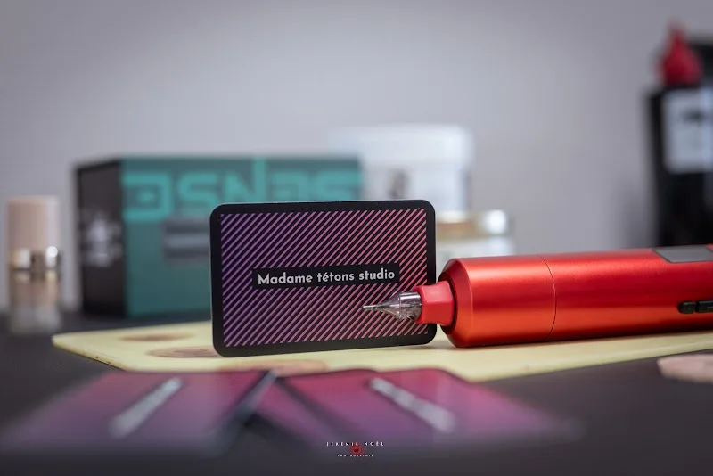 Retrouver confiance en sa peau Aréoles 3D • Cicatrices • Vergétures - Maquillage Limoges - OneBooking