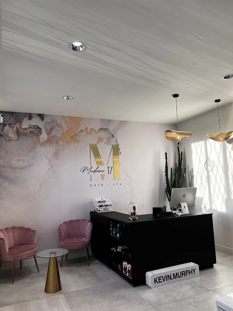 Madame 17 - Coiffure Fougères - OneBooking
