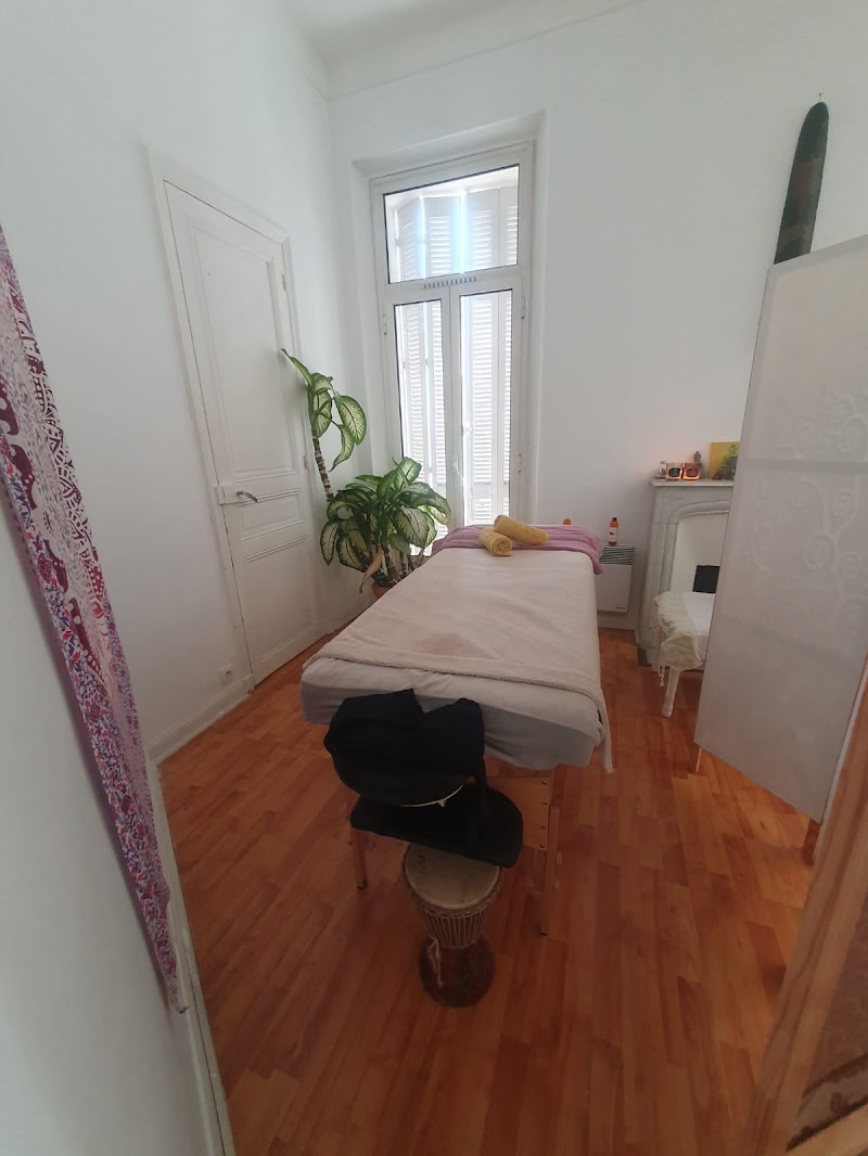 Alexandra Hwang – Massages sportifs & bien-être - Massage Cannes - OneBooking