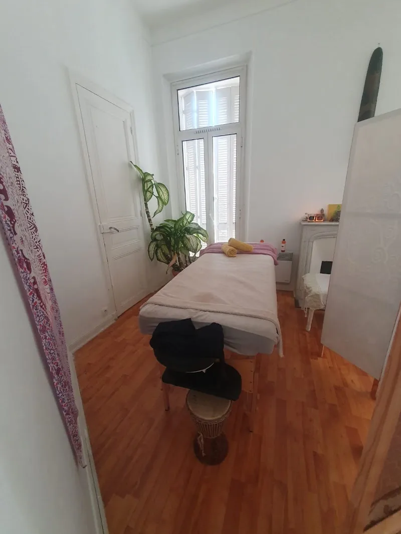Alexandra Hwang – Massages sportifs & bien-être - Massage Cannes - OneBooking