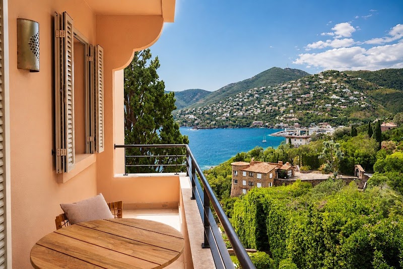 Tiara Miramar Beach Resort - Spa Cannes - OneBooking