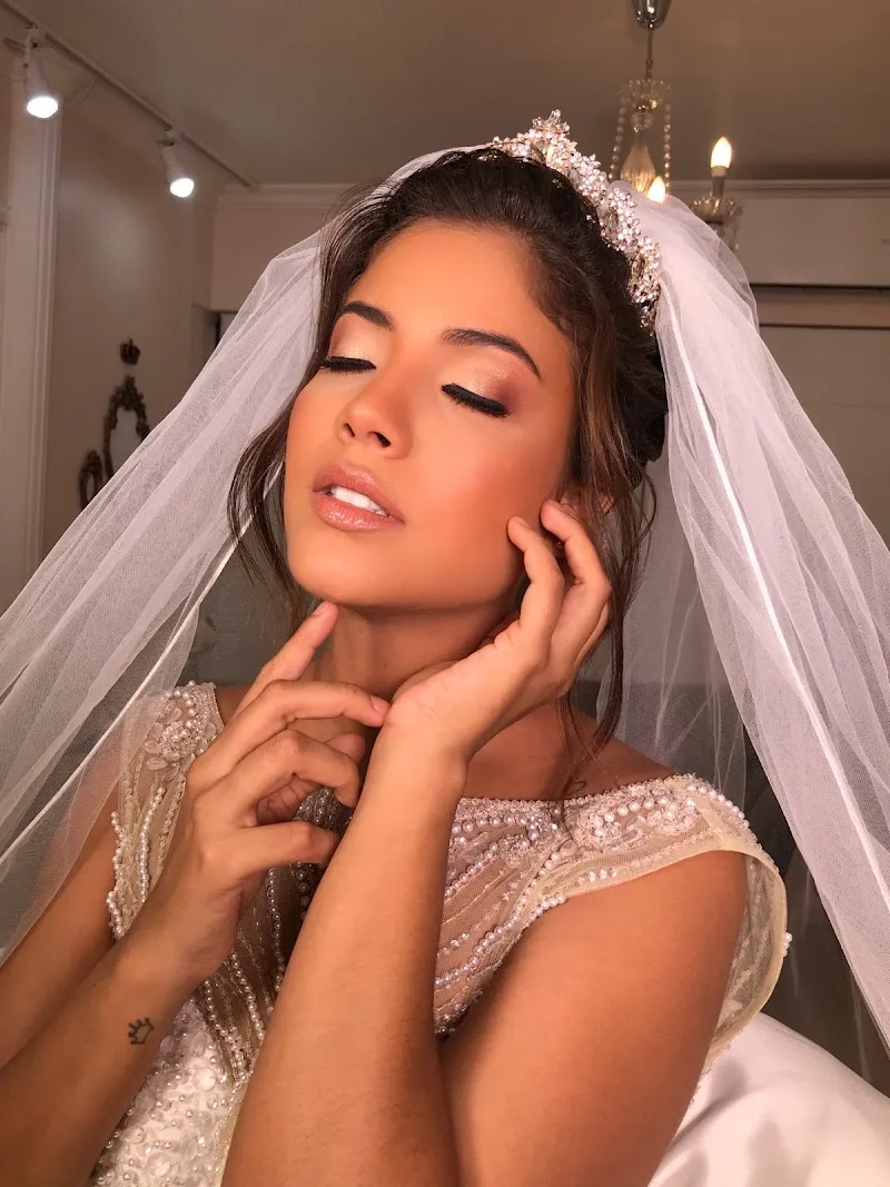 Marina Martin – Maquilleuse Mariage Perpignan & Formatrice Beauty Bride - Maquillage Perpignan - OneBooking