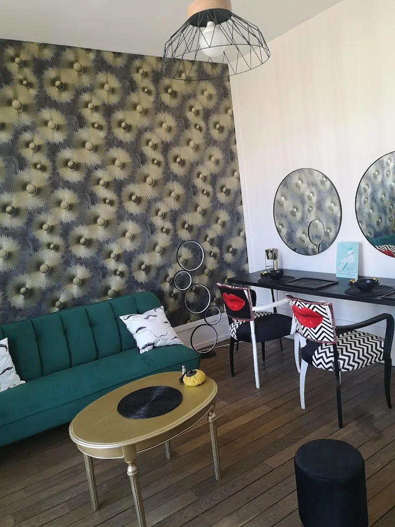 Showroom You & Me Beauty - Reims - Maquillage Reims - OneBooking