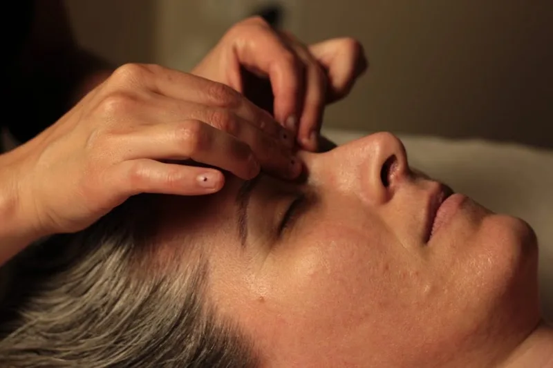 Huna Massage - Massage Lyon - OneBooking