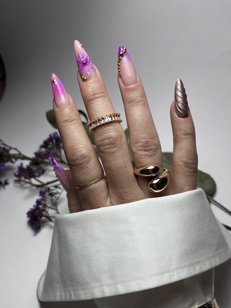 Endless Studio - Sourcils & cils Bayonne - OneBooking
