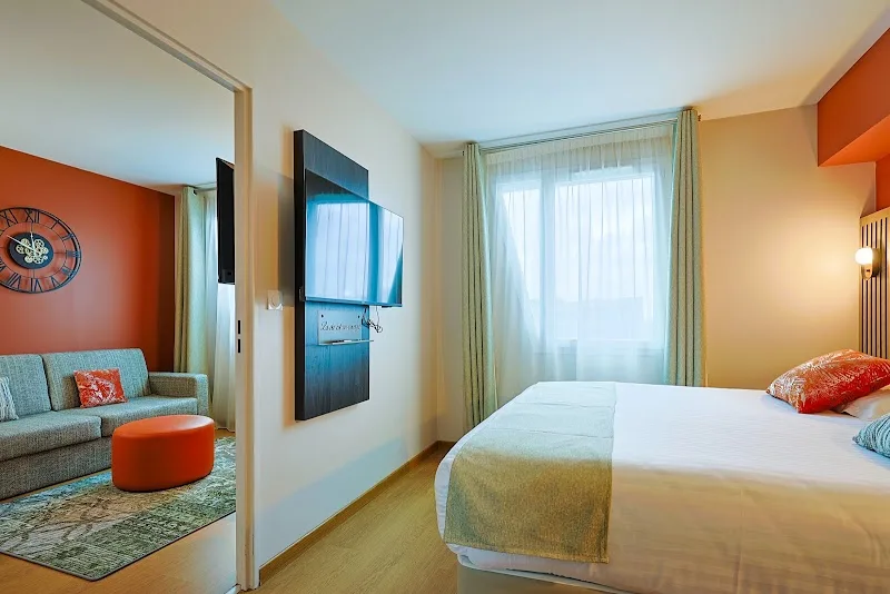 ResidHotel Seven Urban Suites Nantes Centre - Spa Nantes - OneBooking