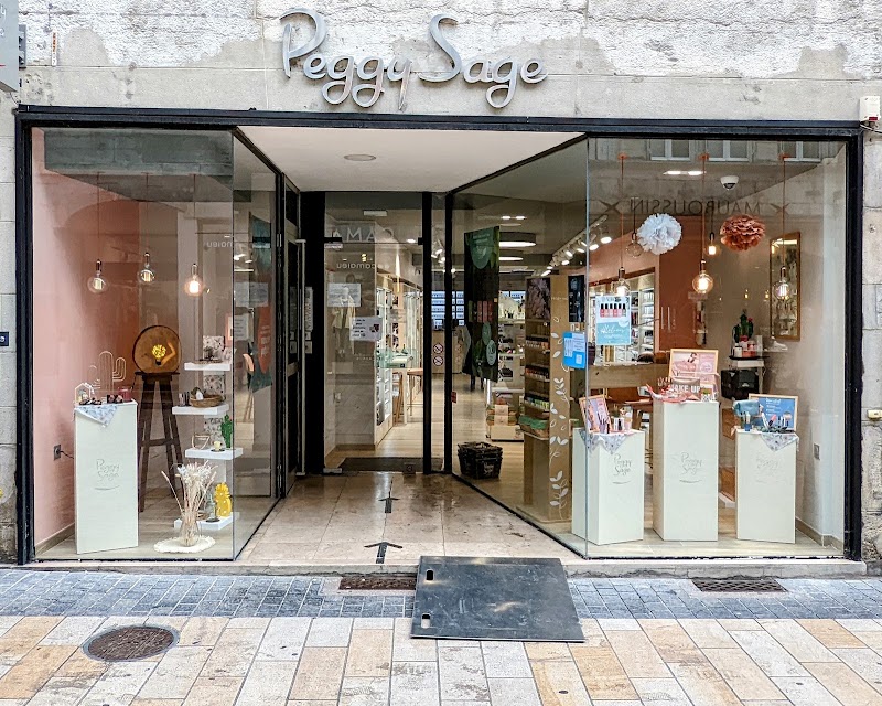 Peggy Sage Besançon - Maquillage Besançon - OneBooking