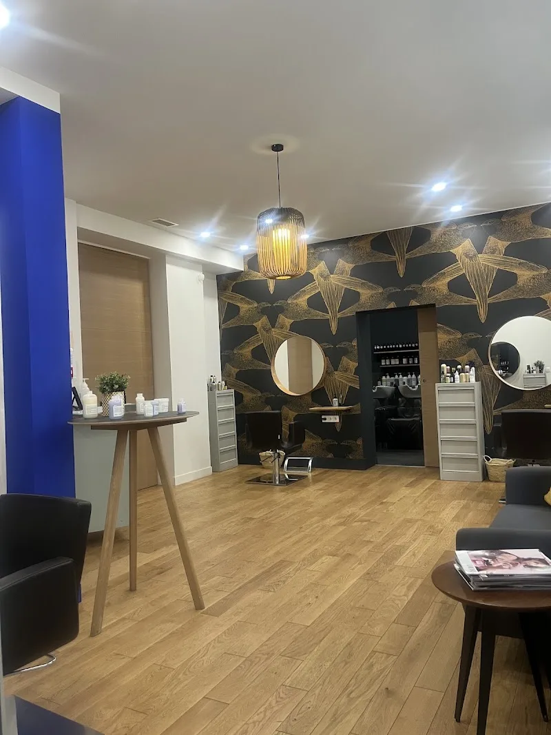 Côté Cour – Salon de coiffure privé Nîmes - Coiffure Nîmes - OneBooking