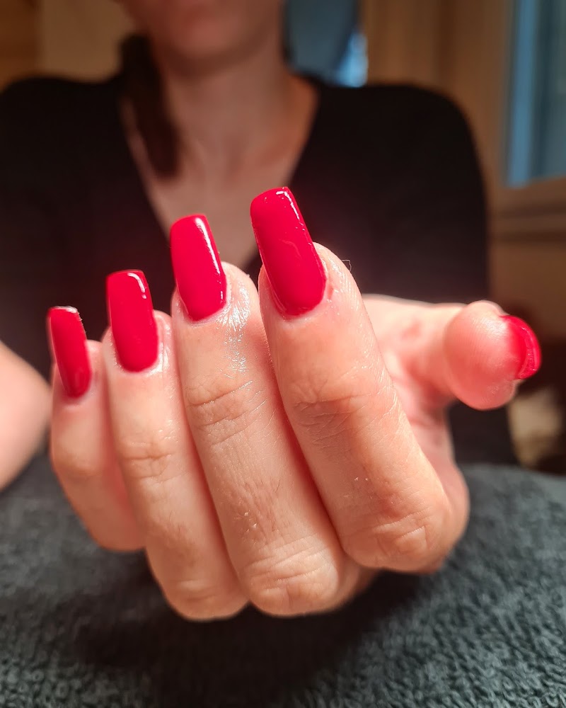 INTUITION BY LAURA (PROTHESISTE ONGULAIRE, MASSEUSE, COACH BIEN ETRE EN SPIRITUALITE) MOUGINS - Onglerie Cannes - OneBooking