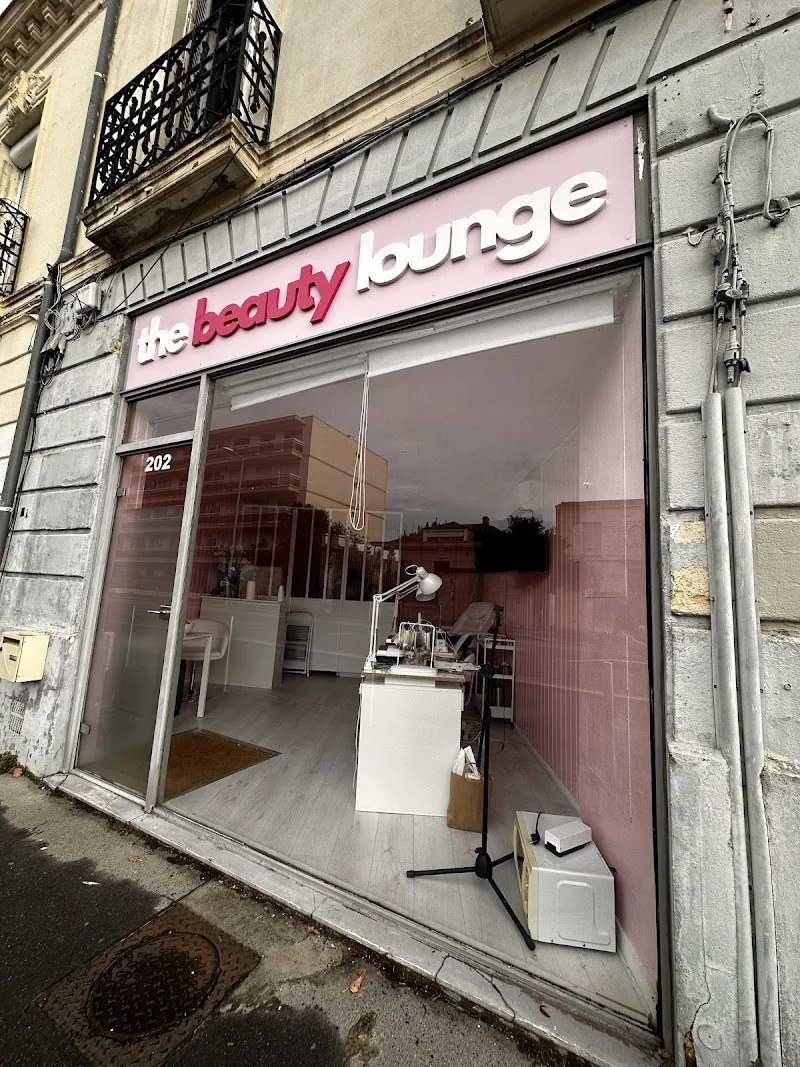 The Beauty Lounge - Sourcils & cils Bordeaux - OneBooking