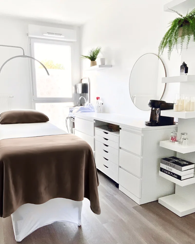 L'ADRESSE BEAUTÉ BY AUDREY - Sourcils & cils Lille - OneBooking