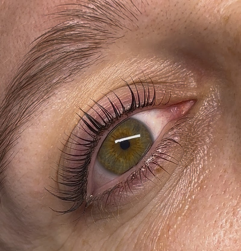 Maison de Belles - Sourcils & cils Besançon - OneBooking