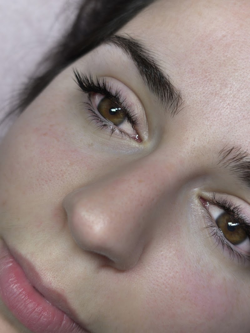Luna Bella esthétique - Sourcils & cils Bayonne - OneBooking