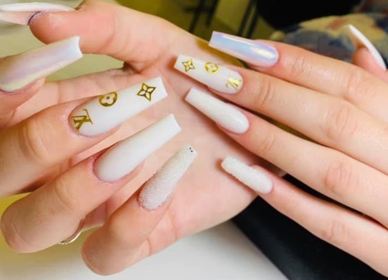 Ongles Star Nails - Onglerie Cannes - OneBooking