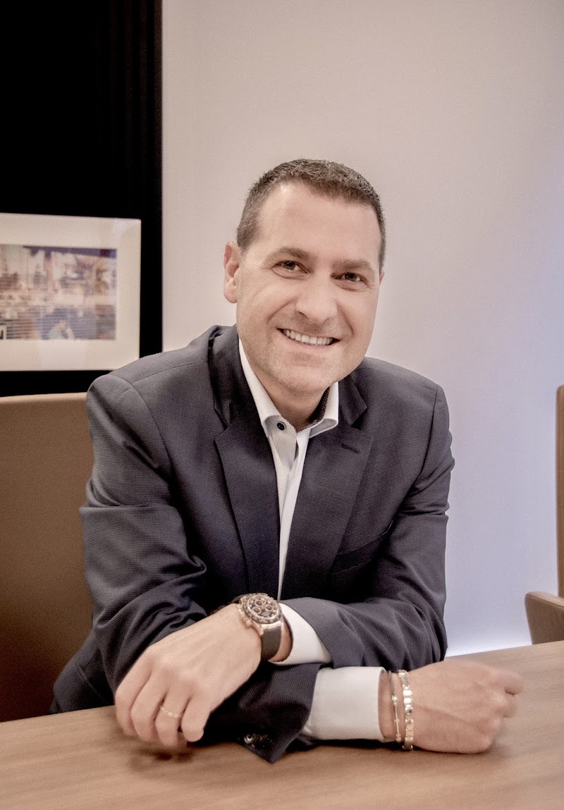 Docteur Christian FAYARD Médecine Esthétique - Épilation Amiens - OneBooking