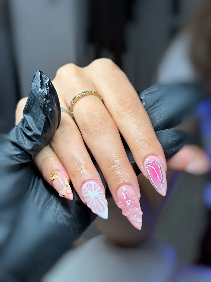 Naelenails (uniquement sur RDV ) - Onglerie Amiens - OneBooking
