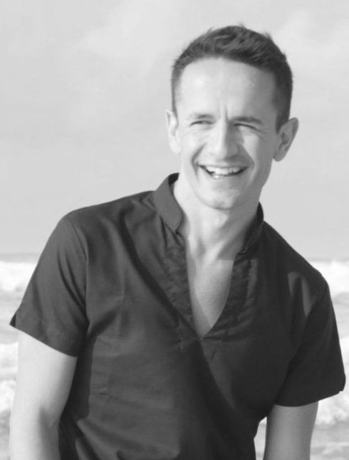 Mobile Massage Cannes - Yannick Paillet Masseur à domicile I Méthode Renata França - Bien-être Cannes - OneBooking