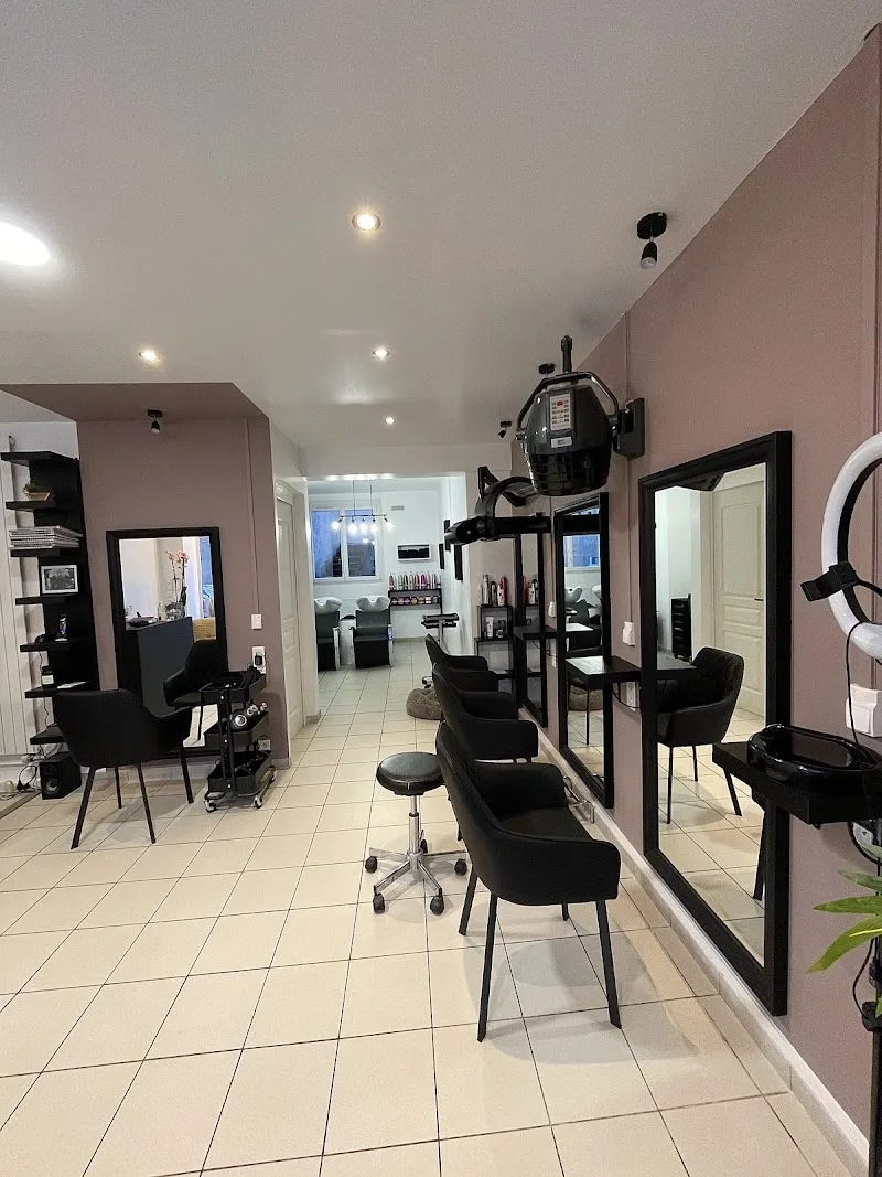 Chez Tiphaine - Coiffure Tours - OneBooking