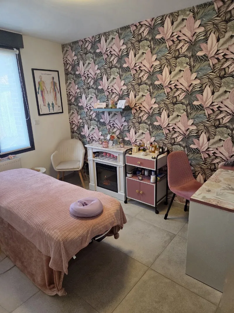 Dalinéa (Drainage lymphatique - madérothérapie ; Facialiste experte en Kobido ; Massages divers du corps) - Massage Amiens - OneBooking