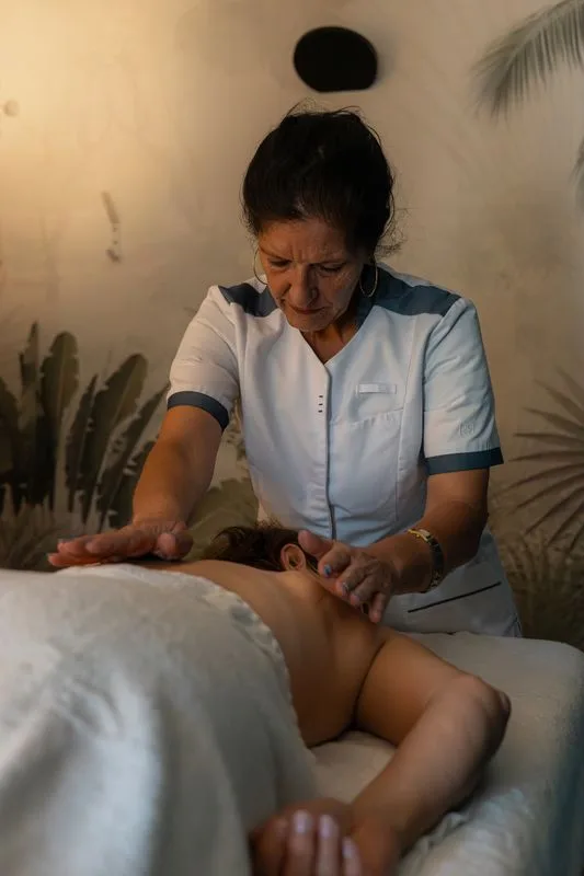 Caroline Bonnefons - Massages de relaxation profonde - Massage Le Mans - OneBooking