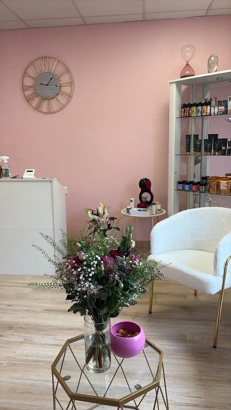 Le secret des nanas - Sourcils & cils Toulouse - OneBooking