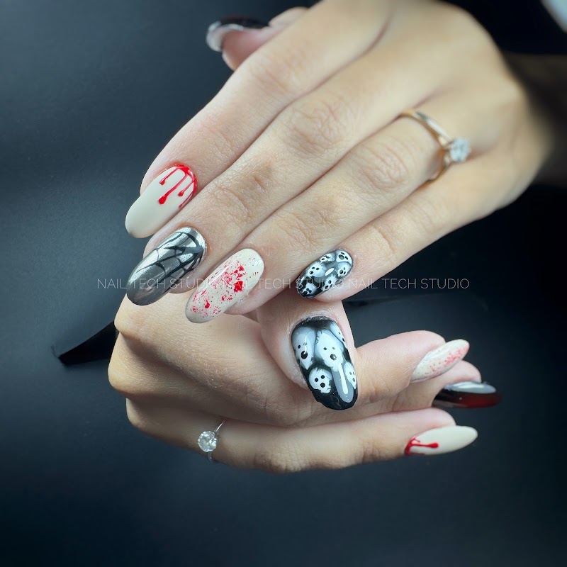 NAIL TECH STUDIO by charlotte - Onglerie Cannes - OneBooking