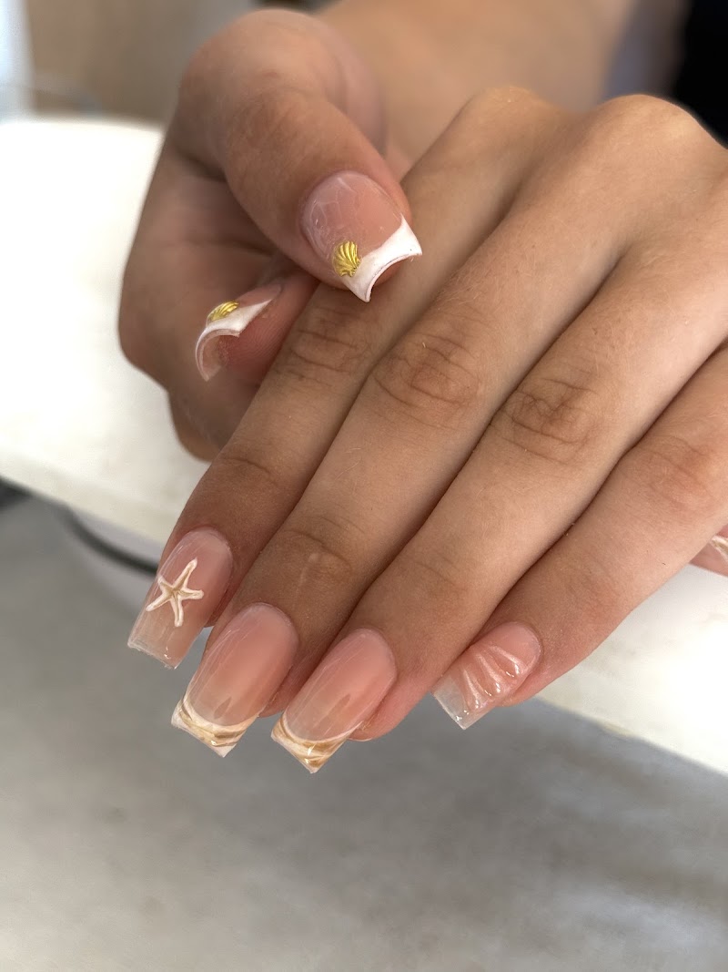 Novaa Nails - Onglerie Cannes - OneBooking