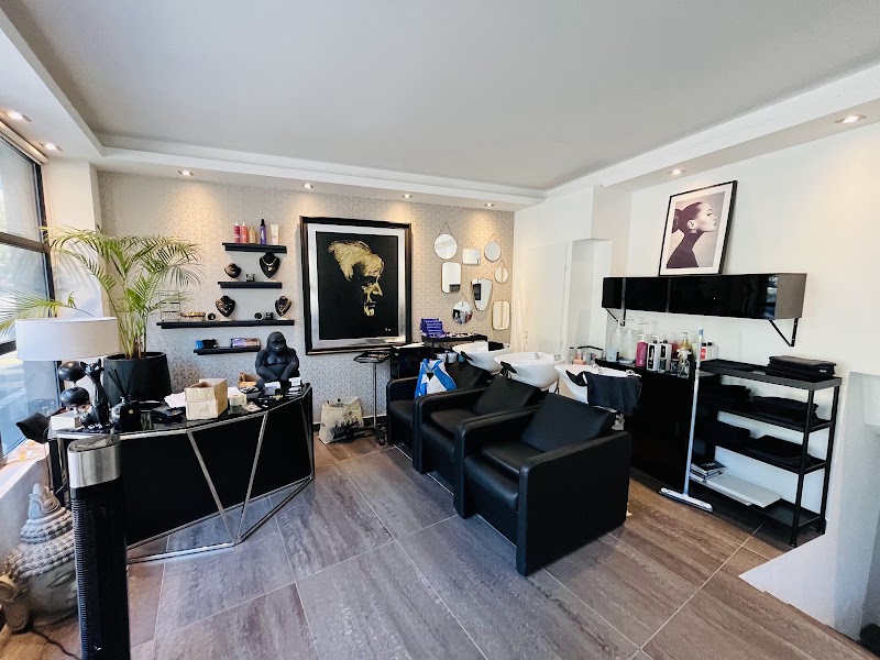 La coiffeuse - Coiffure Cannes - OneBooking