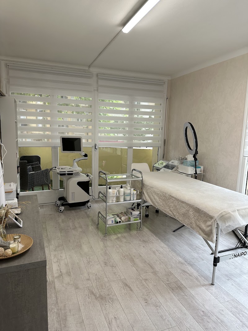 AESTHETIC CLINIQUE - Institut de beauté Cannes - OneBooking